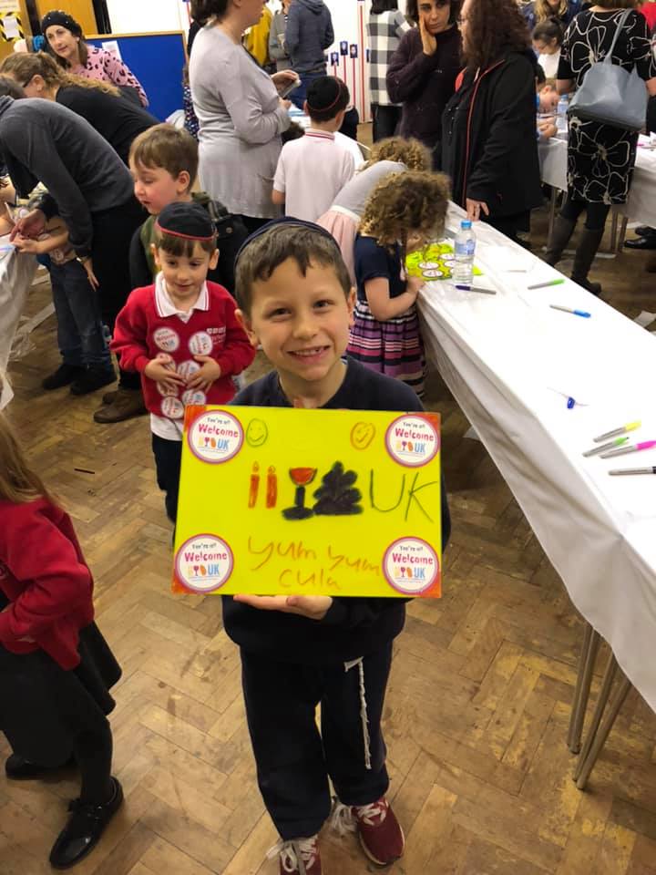 shabbat_uk's tweet photo. Amazing events at Borehamwood and Elstree Synagogue. Fantastic Challah Makes and wonderful performance by SHTAR! #ShabbatUK #challahmakes @@BorehamwoodShul https://t.co/knTQcnMaGm