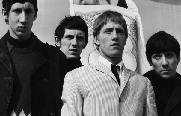 A very happy birthday today to Roger Daltrey, 75 years young. Still going strong..... 