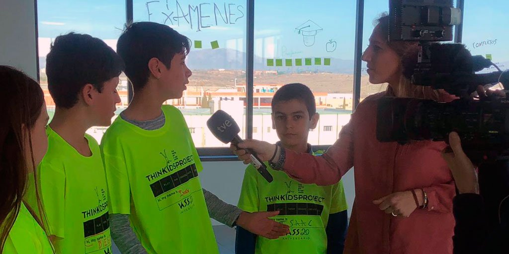 VASS_Company's tweet photo. ¡@rtve y @telemadrid cubren la II edición de Thinkids! 
101 niños de nuestros profesionales participan en talleres de emprendimiento y de "mate-magia" con el mago Tomás @magotomas1. 
#LifeVASS #Conciliación
@VASSTALENT https://t.co/gJvTq4zCOH