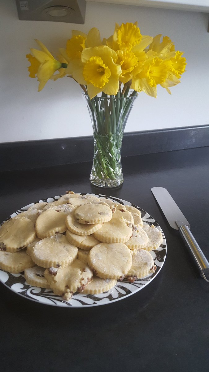 thisisatd's tweet photo. Joining in the #StDavidsDay celebrations 😍 #ProudToBeWelsh #WelshCakes  🏴󠁧󠁢󠁷󠁬󠁳󠁿 https://t.co/aEA4E5YBMa