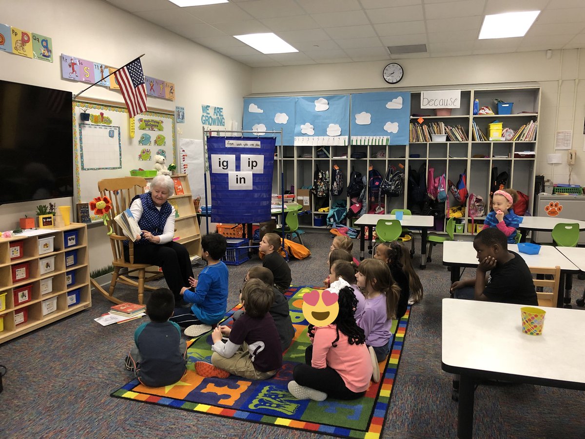 favalea10's tweet photo. #ReadAcrossAmericaWeek We are so excited to have a guest reader today! Thank you! @LHECMES @LHESPrincipal https://t.co/jJc6ndggJg