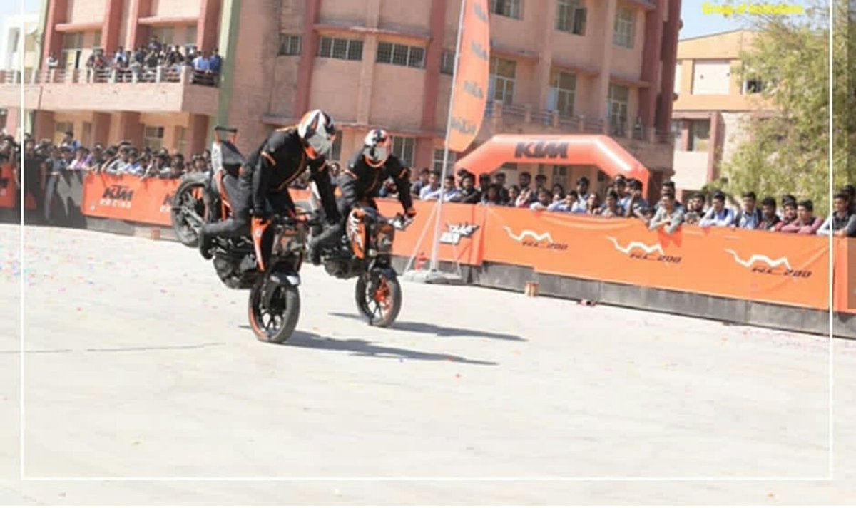 theAnoSays's tweet photo. #KTMriding is #amazing 😍
#Shocked 😯to see there #stunts...
(Part of #annualfunction2019) https://t.co/nHTkzqBm9K