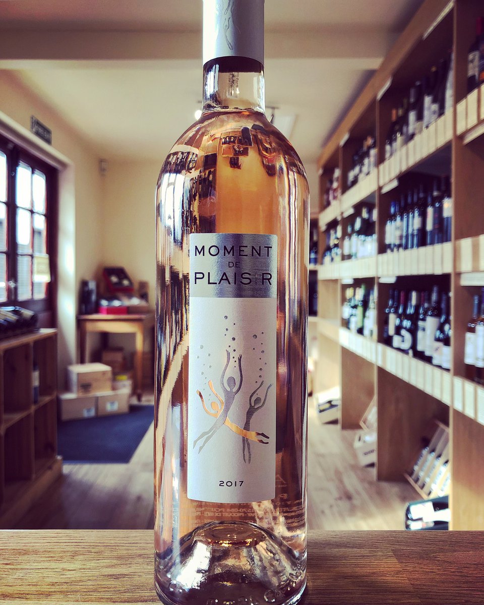Happy #Friday The Wine-Man Winter Wine Sale ends this Saturday at 1pm. Grab some Moment de Plaisir Rosé on sale £7.50 per bottle (normal price £8.99)💗
#rosé #wine #wineshop #yattendon #WestBerkshire