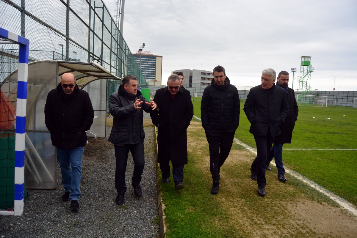 Caykur Rizespor בטוויטר Rize Milletvekili Osman Askin Bak Rize Eski Milletvekili Abdulkadir Kart Ve Yonetim Kurulu Uyelerimiz Takimimizin Fenerbahce Macindan Once Rize De Yaptigi Son Antrenmana Gelerek Teknik Direktorumuz Okan Buruk A Ve Takimimiza