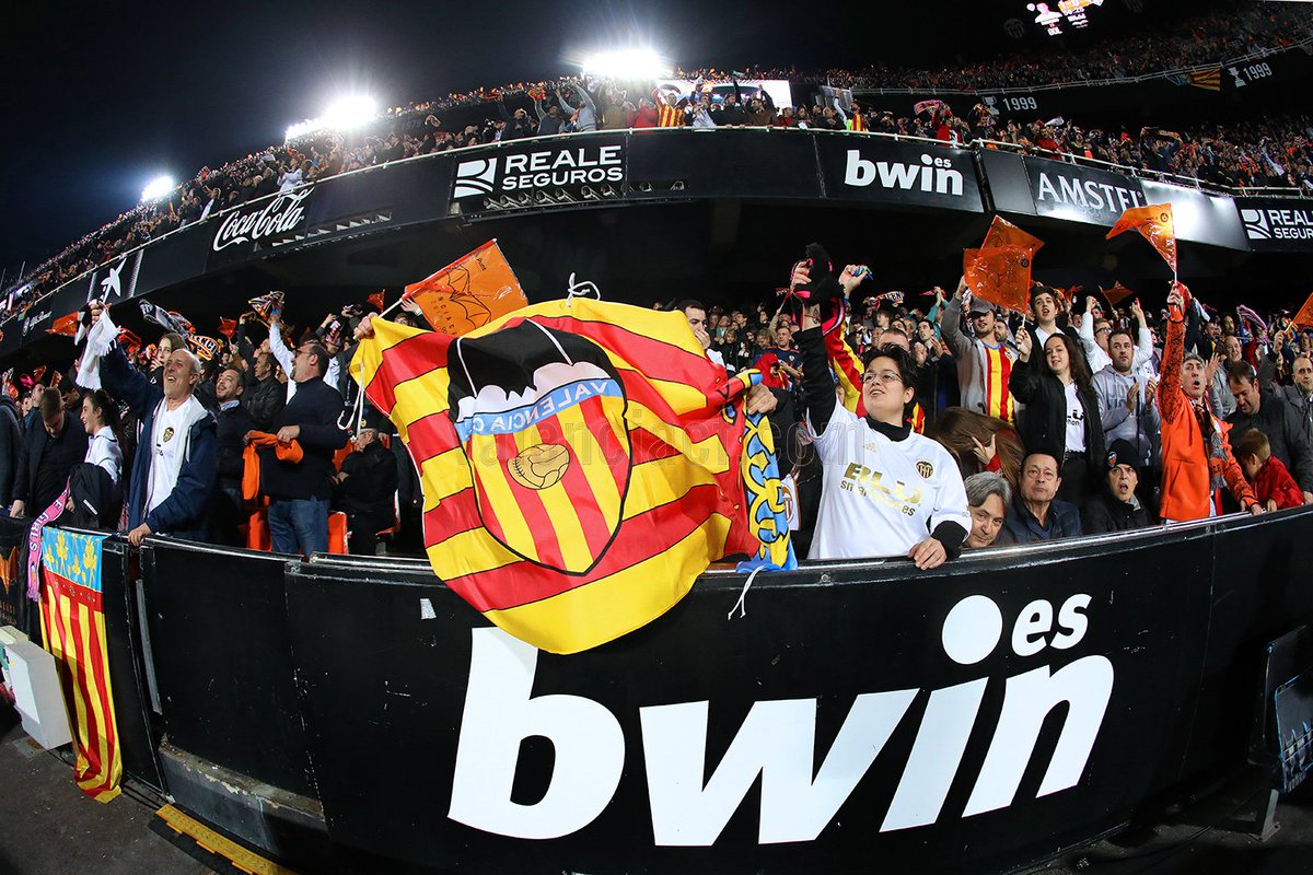 valenciacf_vale's tweet photo. 🦇⚽ Vols reviure L'EMOCIÓ DE MESTALLA en el #VCFRealBetis❓

Disfruta del 📹 del RESUM en la nostra APP 📲!
🔗 https://t.co/QckyoxWv9o

@bwin_es
#VolemLaCopa 🏆 https://t.co/t3Gkt93Izi