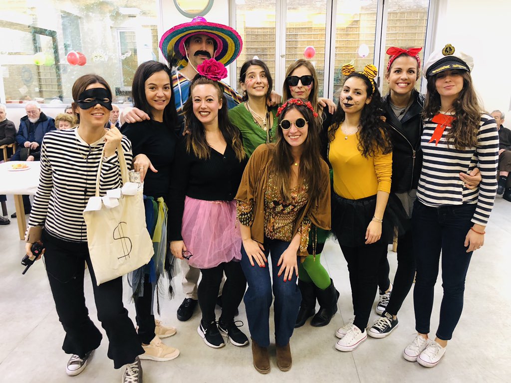 NeurovidaTyC's tweet photo. Celebrando el #Carnaval2019 🎉 🥳 en Neurovida! #nosvalafiesta https://t.co/2nmXncq0Dq