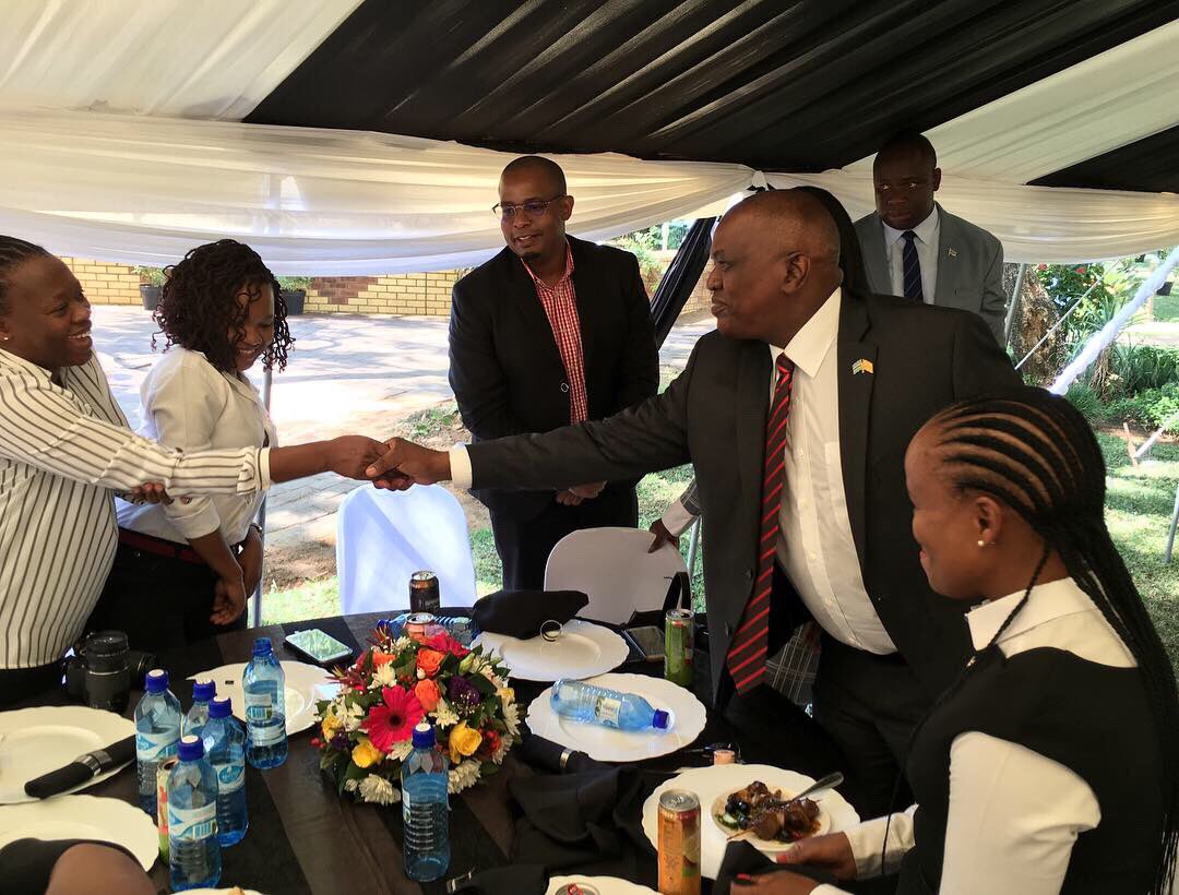 OfficialMasisi's tweet image. Remember when I ascended to the Presidency in April 2018, I made a pledge to the media that I would have a lot more engagements, to continue building stronger relations with them &amp;amp; improve their working environment. #MokgweetsiWaLona #MovingBotswanaForward #GoMasisi 🇧🇼