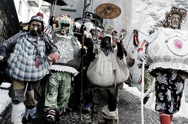 Il fascino e le tradizioni del Carnevale di Schignano, uno dei più antichi nel territorio del Lago di Como, rivivono sabato 2 marzo e martedi 5 marzo.

#ilikemylake #schignano #lagodicomo #Carnevale 

Per maggiori informazioni: urly.it/319rh

📷mylake.co