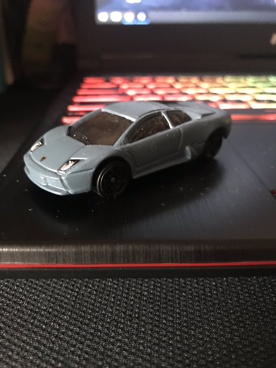 HotwheelsH's tweet photo. #lamborghini #LamborghiniMurcielago #Murciélago #Hotwheels #diecast #hotwheelscollector #hotwheelsespaña #Batman https://t.co/ah6967wBYe