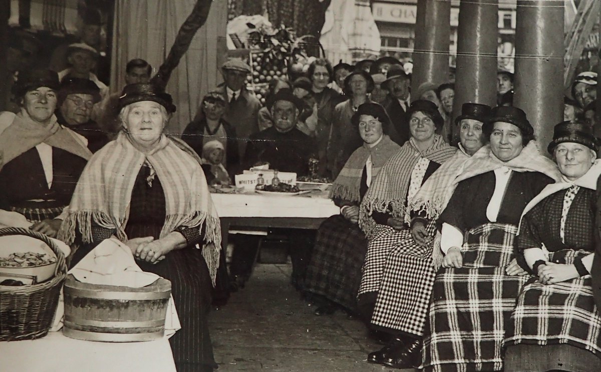 I just discovered Great-Great Uncle Willie was a Gower oysterman. He would take his harvest to Swansea market in the same way that many of you have described. Here's a photo of him with some cockle ladies in Welsh dress.Happy St David's Day everyone! #SwanseaMarket #nativeoysters