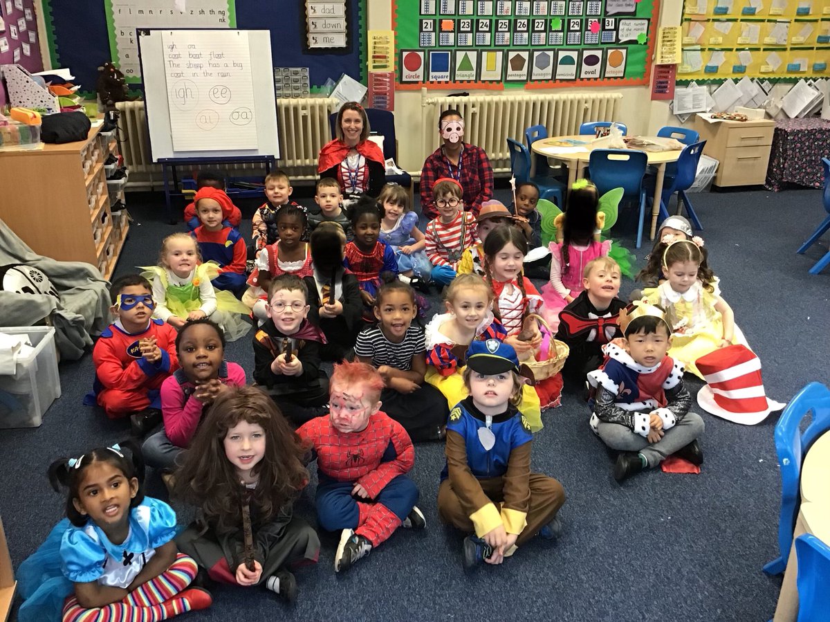 RecBellfieldi's tweet photo. We have had a fantastic week celebrating reading and our favourite books! Today we all dressed up as our favourite book characters. Which characters can you recognise?

#eyfs #reception #WorldBookDay2019 #lovetoread https://t.co/bAnkgb3SMG