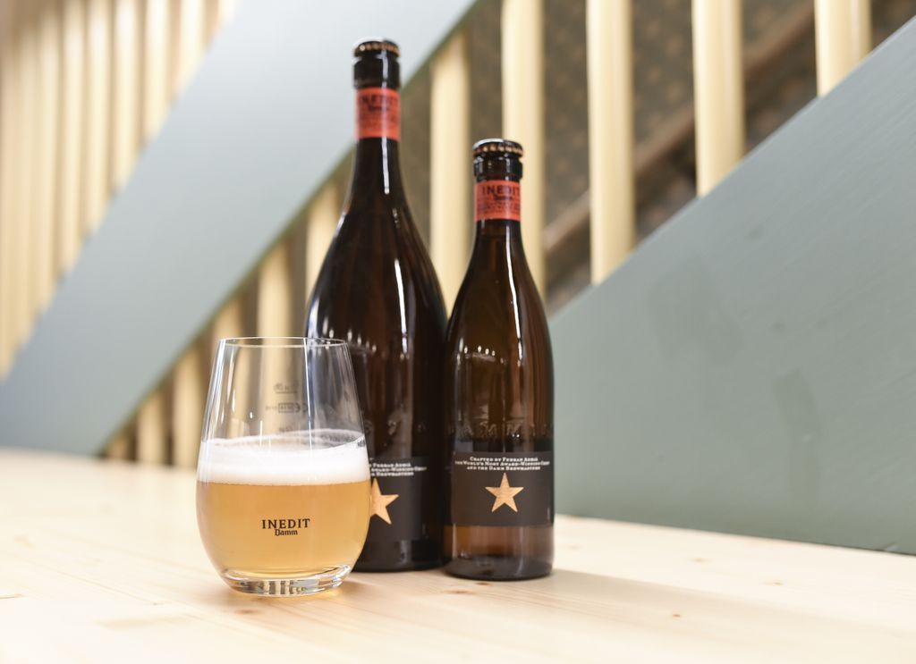 Inedit means 'Never been done before' and we also offer it on draught. 

This unique beer was created in 2008 by Damm’s master brewers, Ferran Adrià and the team of sommeliers at elBulli.

@Inedit #TastCatala #CatalanBeer