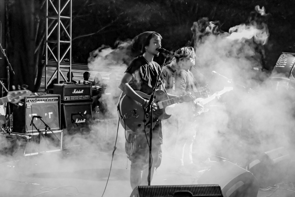 internetbank_'s tweet image. Malam ini bakalan triple kill ke-indie-an (gerimis + kopi + @FiersaBesari )
Sampai jumpa di stage Bung
#allyoucanart #jogjamigunani #fiersabesari