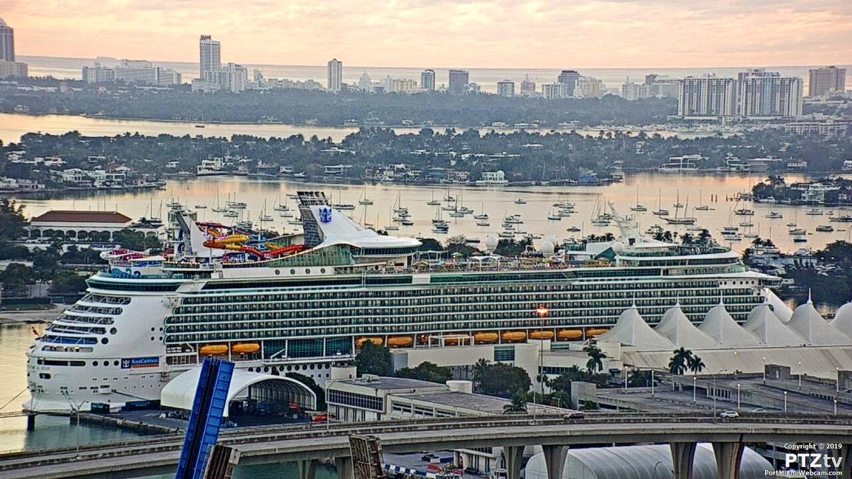 Good Morning #Marineroftheseas #sunrise🌄 @PortMiami  and #NavigatoroftheSeas  @RoyalCaribbean  @JamesVanFleet   Captured off @PTZtv  portmiamiwebcam.com