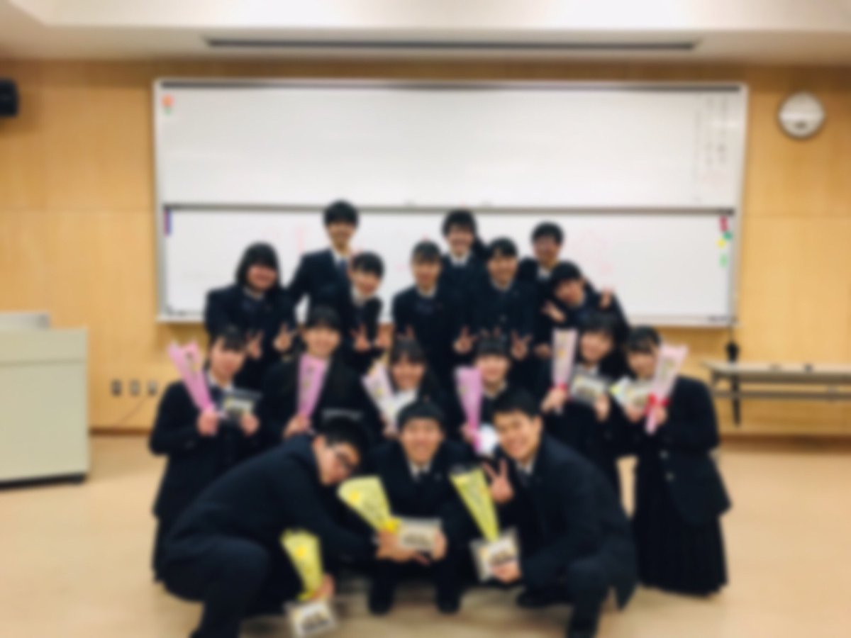 ISBB_twt's tweet photo. 今日は先輩方の卒業式でした！
正直実感がわかなくて学校行ってもまだいるんじゃないかと思ってしまいます💦
たくさん笑って、話して、演奏したり…この思い出は一生忘れることはありません。
本当に先輩のいる部活が大好きでした。

改めてご卒業おめでとうございます🌸 https://t.co/mLE5TZ38t5