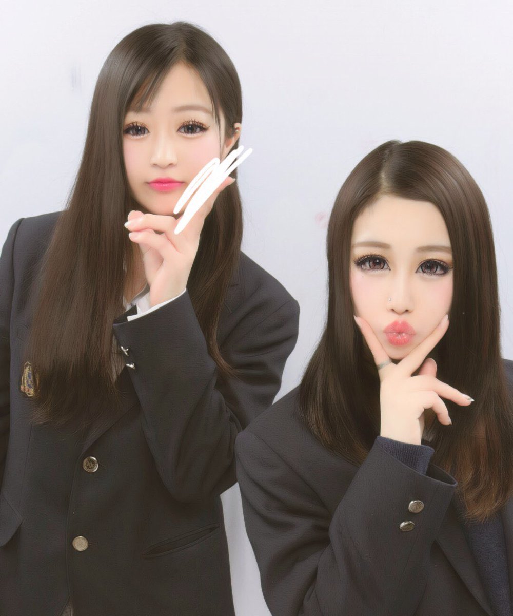 Kae_chiin's tweet photo. 0301 高校卒業しました🙏
もうJKって名乗れやんらしい😇
写真撮ってくれた子と花束くれた子ありがとう🤙💜 https://t.co/zuHvpE8T63