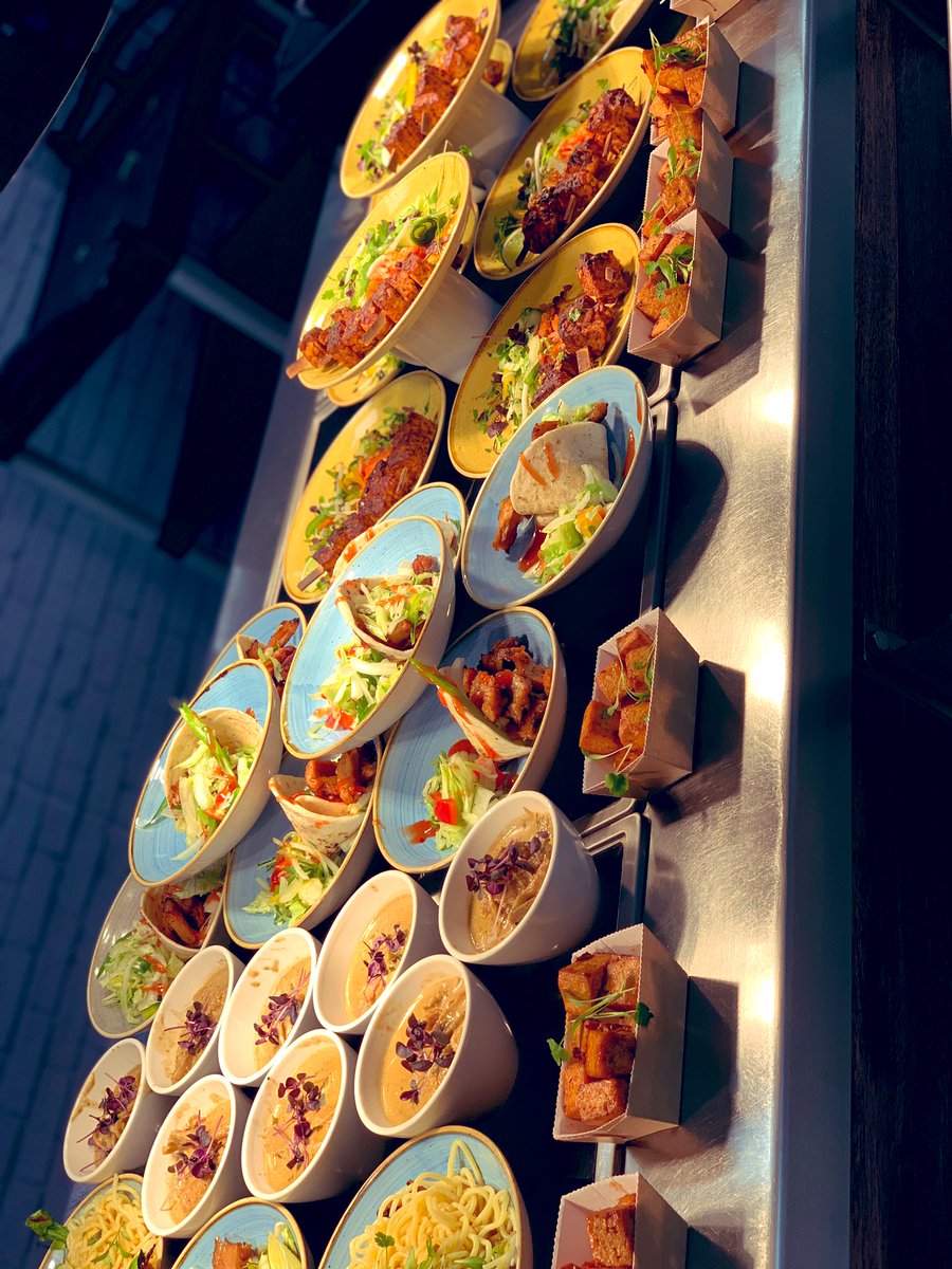 will_sedgwick's tweet photo. Took the risk and won, meat free patch meeting food, #sustainameatfree. Thanks to the team. And thanks to @vegetarianexpre for the great products!!! No Chicken Ramen, No chicken Shawarma, Deepfried Tofu, Marinated Tempeh skewers and No chicken and jackfruit curry @chandco https://t.co/2fqWymeeyD