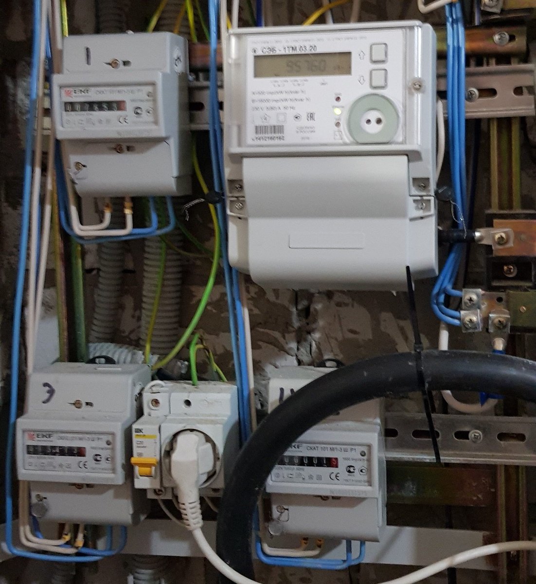 simenergo's tweet image. Бытовой сектор #АИИСКУЭ #simenergo Сразу видно где наш счетчик?