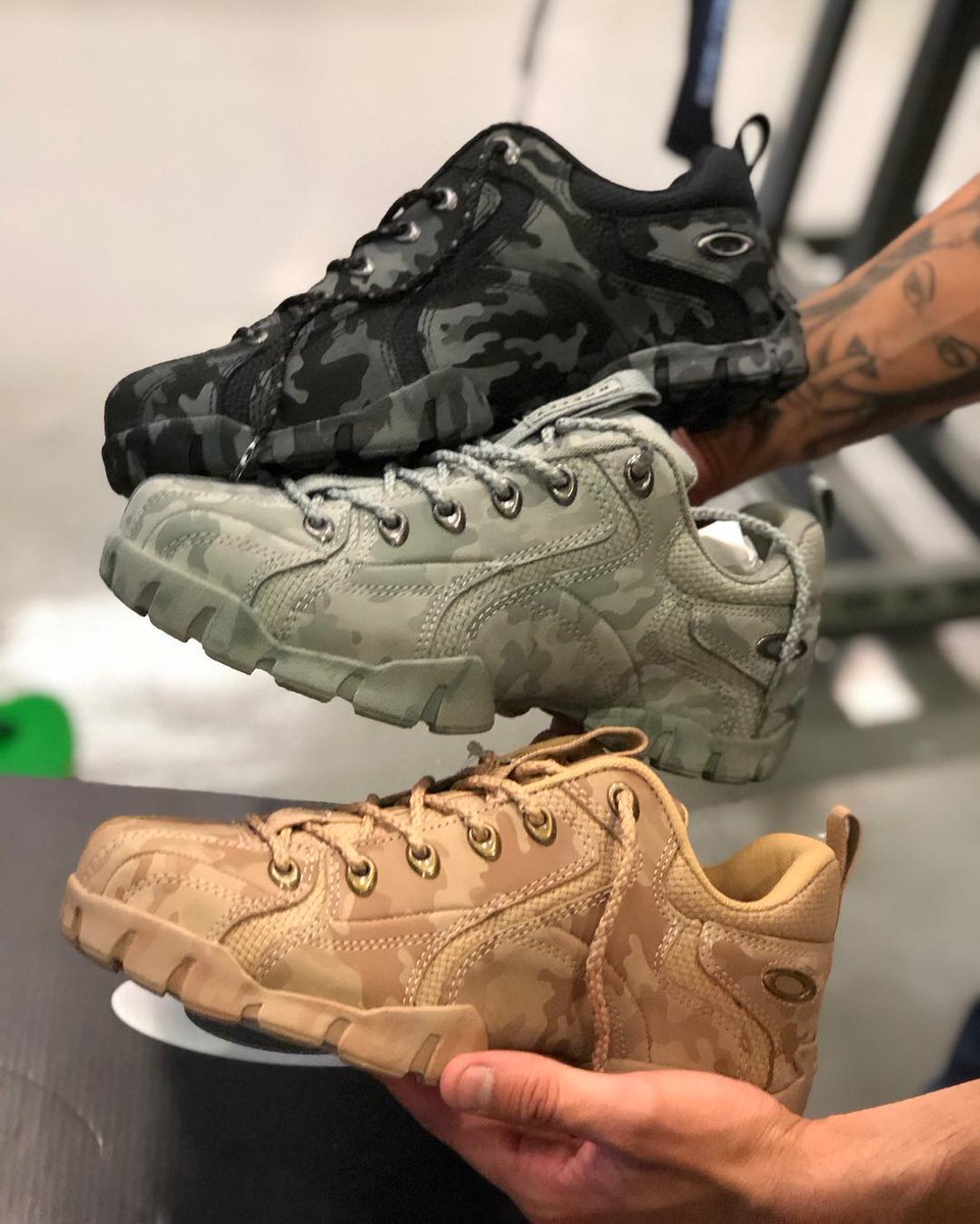 caveirão da oakley camuflado