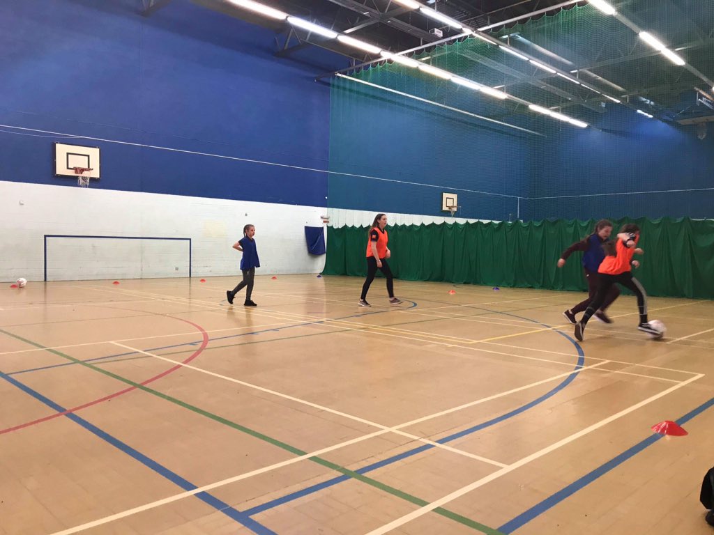 Play scheme at Tredegar Leisure Centre with Gold Young Ambassador, Sophie Morris trying out the new drills and games she learnt on the FAW course yesterday in Newport. Targeting young girls to start playing football⚽️😋 <a href="/BGUsGirls/">BG UsGirls</a> @BGInspire <a href="/FAWales/">FA WALES</a> <a href="/BGInspire_GW/">Gareth Winmill</a>