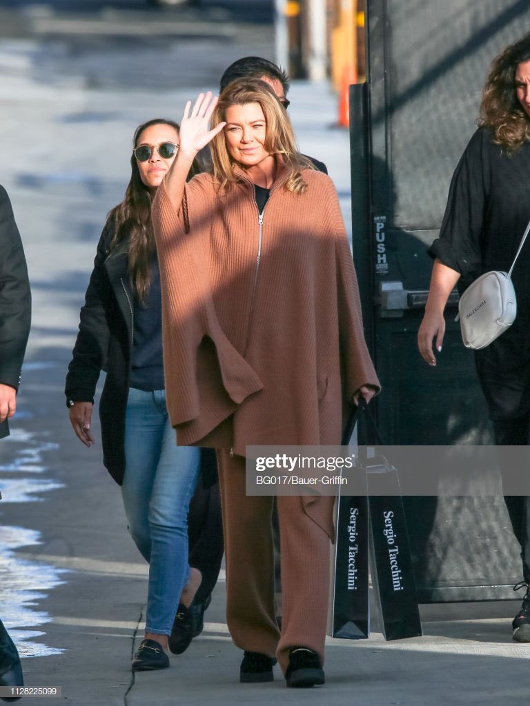 ellenpomps's tweet photo. 📸| Ellen Pompeo chegando aos studios para gravação  do programa Jimmy Kimmel Live que foi ao ar ontem à noite nos Estados Unidos. https://t.co/akR8pRvTSk