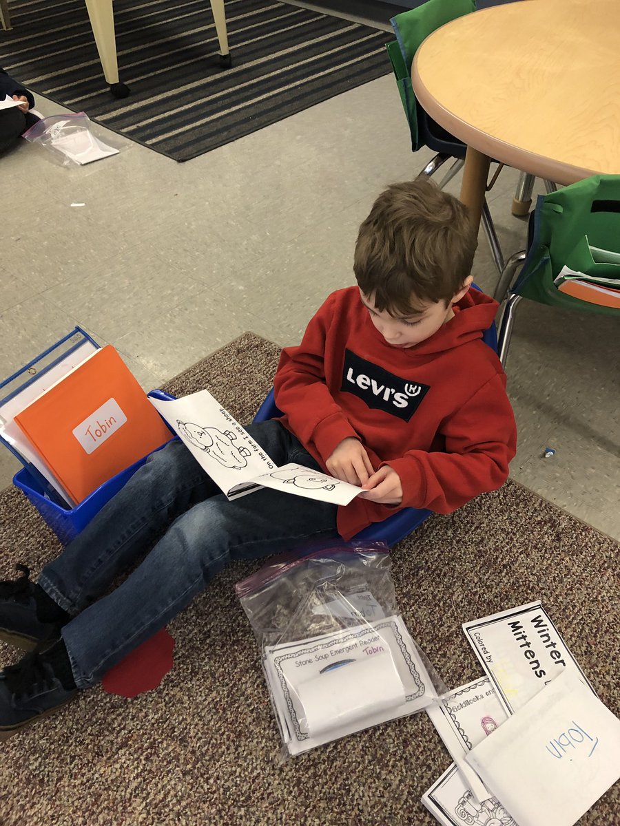 Corrine_Geiger's tweet image. Amazing to see my LEO kindergarteners begin to read. Doing a great job and enjoying a reading break for #ReadAcrossAmericaWeek #SASDNEXT #SASD_EMC