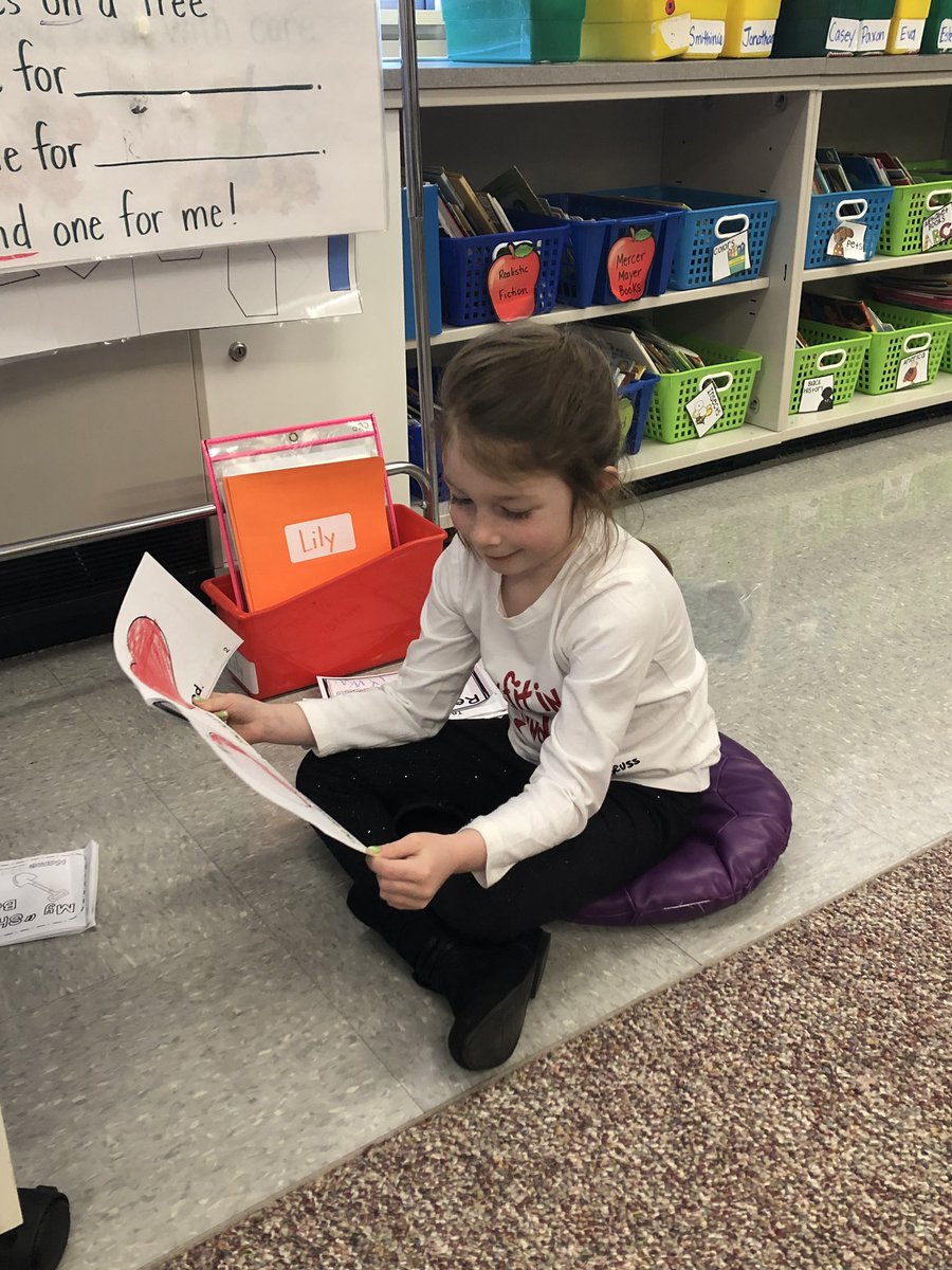 Corrine_Geiger's tweet image. Amazing to see my LEO kindergarteners begin to read. Doing a great job and enjoying a reading break for #ReadAcrossAmericaWeek #SASDNEXT #SASD_EMC