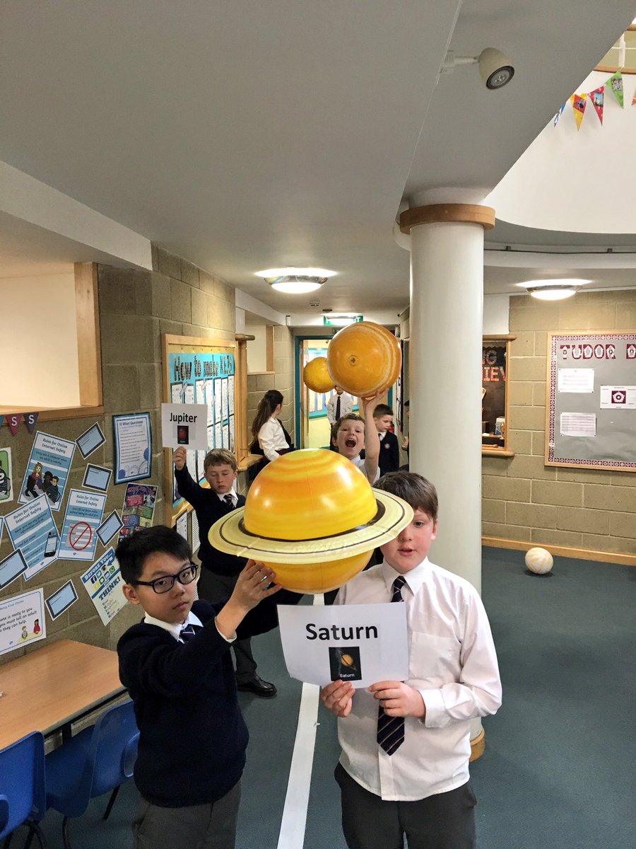 KESBathJunior's tweet photo. Year 5 learning about the distances of the planets in the Solar System. #KESScience https://t.co/K0xDnPt1U5
