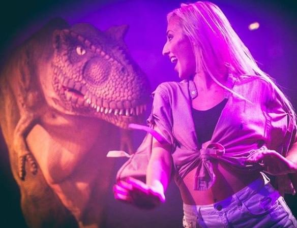hiredinosaurs's tweet photo. Have you got that Friday feeling? Rex has! He's ready to party this weekend! #dancingdino #friyay #rex #tyrannosaurusrex #hireadinosaur #petdinosaur #instadino #dinofun #fridayfeeling #roar https://t.co/cgc19njQyt