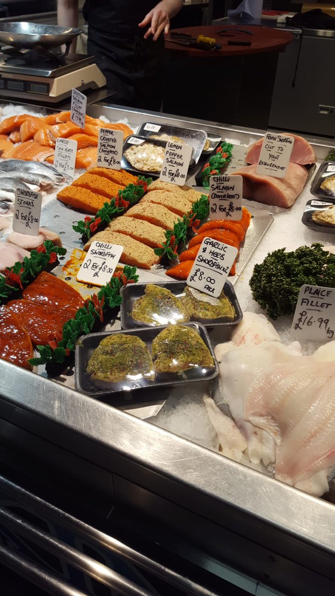 Plenty to choose from #fishfriday open till 5pm, free local delivery. #freshfish #seafood #downthemarket #foodies 
<a href="/TamesideMarkets/">Tameside Markets</a> @shopatashton @fishisthedish <a href="/FisheliciousUK/">| Let's Eat Seafood |.UK</a>