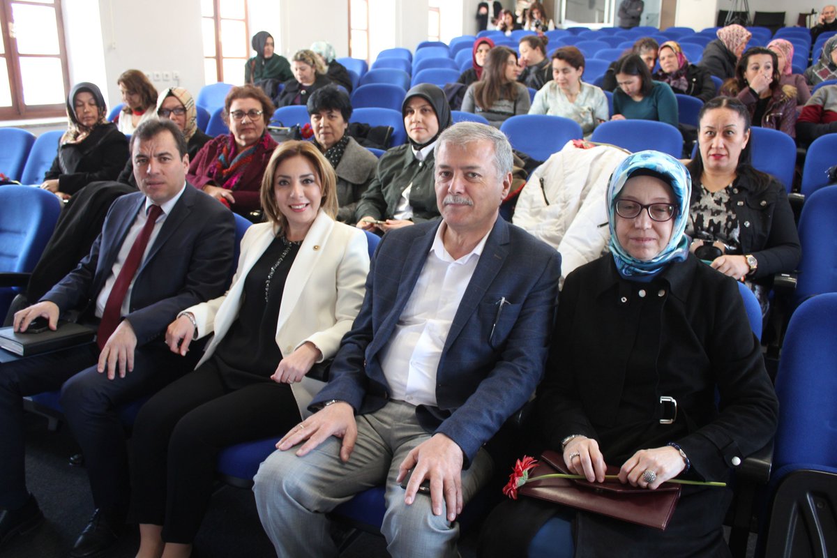 gultekinakca's tweet photo. İl Kadın Kolları Başkanlığımızca "Kadınlar Şehri Konuşuyor"  programı düzenlendi. Muğla Milletvekilimiz Yelda Erol Gökcan’ın moderatörlüğünü yaptığı çalıştayda kadınlarımızın sorularını Büyükşehir Belediye Başkan Adayımız Dr.Mehmet Hıdır’la birlikte yanıtladık. https://t.co/cF9HaONrhp