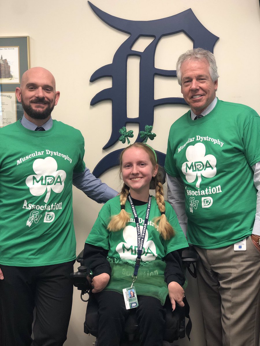 DakAdm's tweet photo. Donate $10 to MDA and receive a FREE shirt! Green Day is March 15th make sure to participate and help support this cause! We did! @RonRobertsGoCVS @cvhs_bigreds #MDA #Makeamuscle #Makeadifference  @DHSCougarDen @CVHS_Wigwam https://t.co/htkTEIkUe7