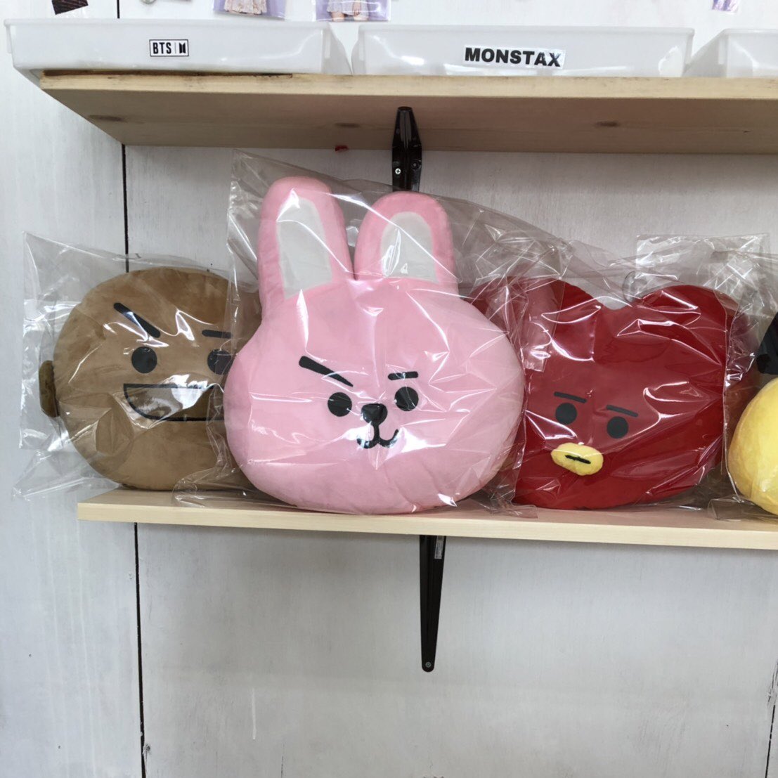 HONEYBOX9's tweet photo. NEW🧼お知らせ📝
BT21のクッション新入荷しました!
#honeybox #HONEYBOX #ハニボ
#BT21 #クッション https://t.co/btS61iHGyf