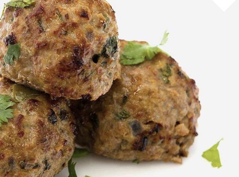 Choolaahyum's tweet image. Our lamb meatballs are made with halal lamb and absolutely no fillers. We use our custom Choolaah spice blends and herbs in every meatball. Choolaah.com/ingredients #premiumcomesstandard