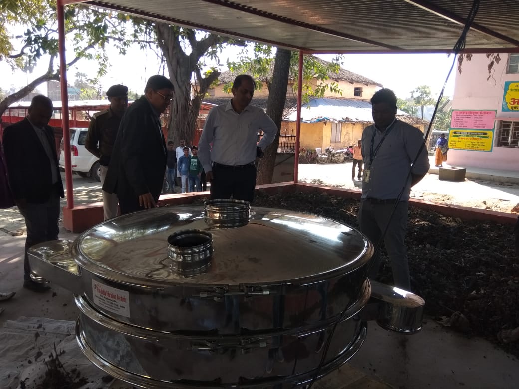 Muzaffarpur_SCM's tweet image. The principal Secretary, UD, government of Bihar, visits the #decentralized #wasteprocessing site @Muzaffarpur_SCM, accompanied by the commissioner, Muzaffarpur.