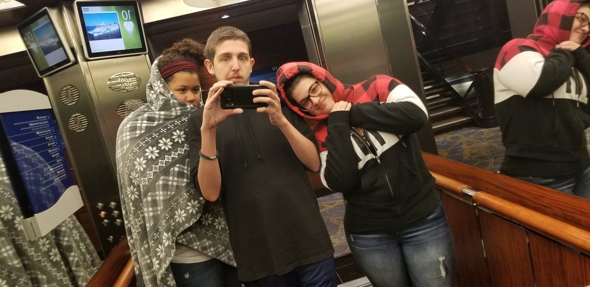 RobGivenchy's tweet photo. Little did i know that weirdos from twitter would become friends I will cherish for a lifetime. @xtargayryen @whyyougottaask @gallymero #Chrish
Cant wait to see you guys soon😭😭😁😊 https://t.co/HykPlwFmZN