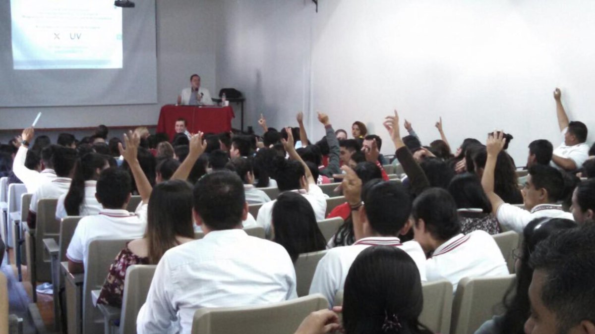 - Oye, ¿cómo van las solicitudes a la Licenciatura en Estadística?
- No sé, dime tú 👇😎📈  #AspiranteUV2019 ¡únete al #TeamEstadísticaUV! 
Síguenos también en nuestra página de Facebook <a href="/EstadisticaUV/">Estadística UV</a> y visita uv.mx/fei/estadistic…