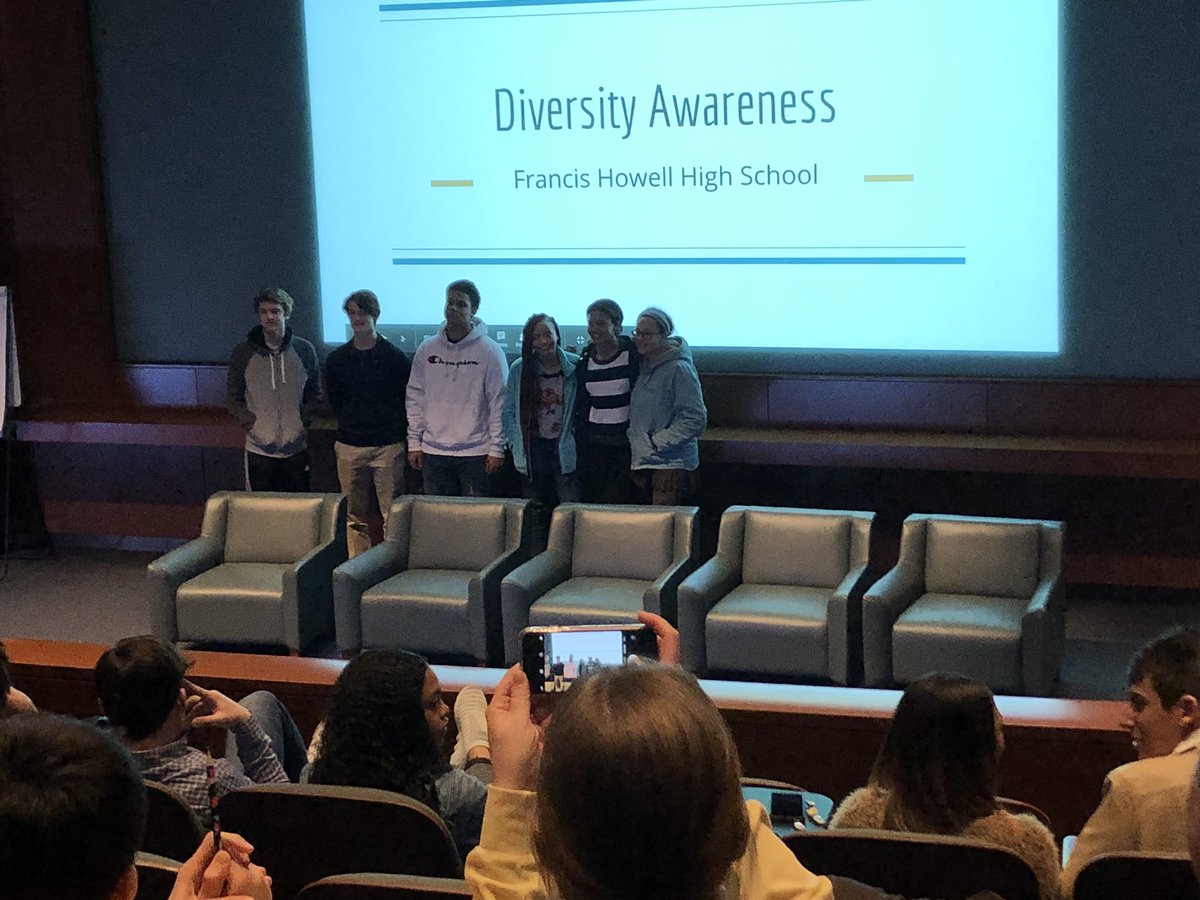 mrsaltmanap's tweet image. FHHS students doing a great job presenting at G2C! #RA1  #g2cplus