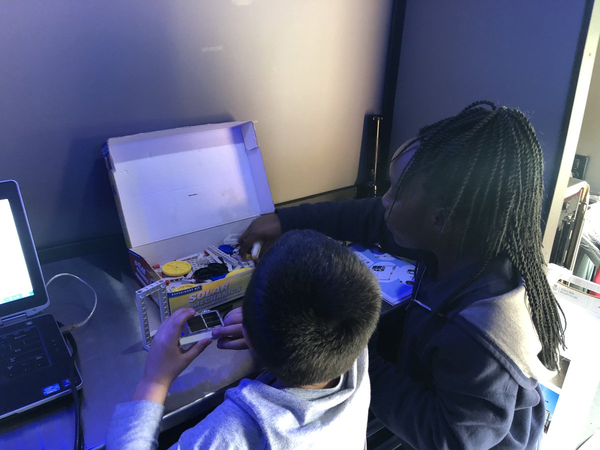 EduDeeDee's tweet photo. 2nd graders exploring @JHoustonElem! Thank you @STEMScouts for the activities! #AISDproud #MsR2ndgrade https://t.co/KOUMk2bNCj