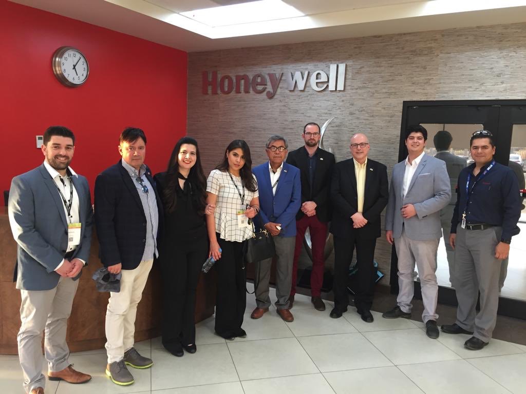 QuebecMX's tweet photo. Exitosa misión en #Hermosillo #Tijuana y #Mexicali del sector aeroespacial con 4 empresas quebequenses: #TransPro #Amrikart #Piranha et #ICAM Merci à tous nos partenaires! #QcMx https://t.co/kjofAvMOgx