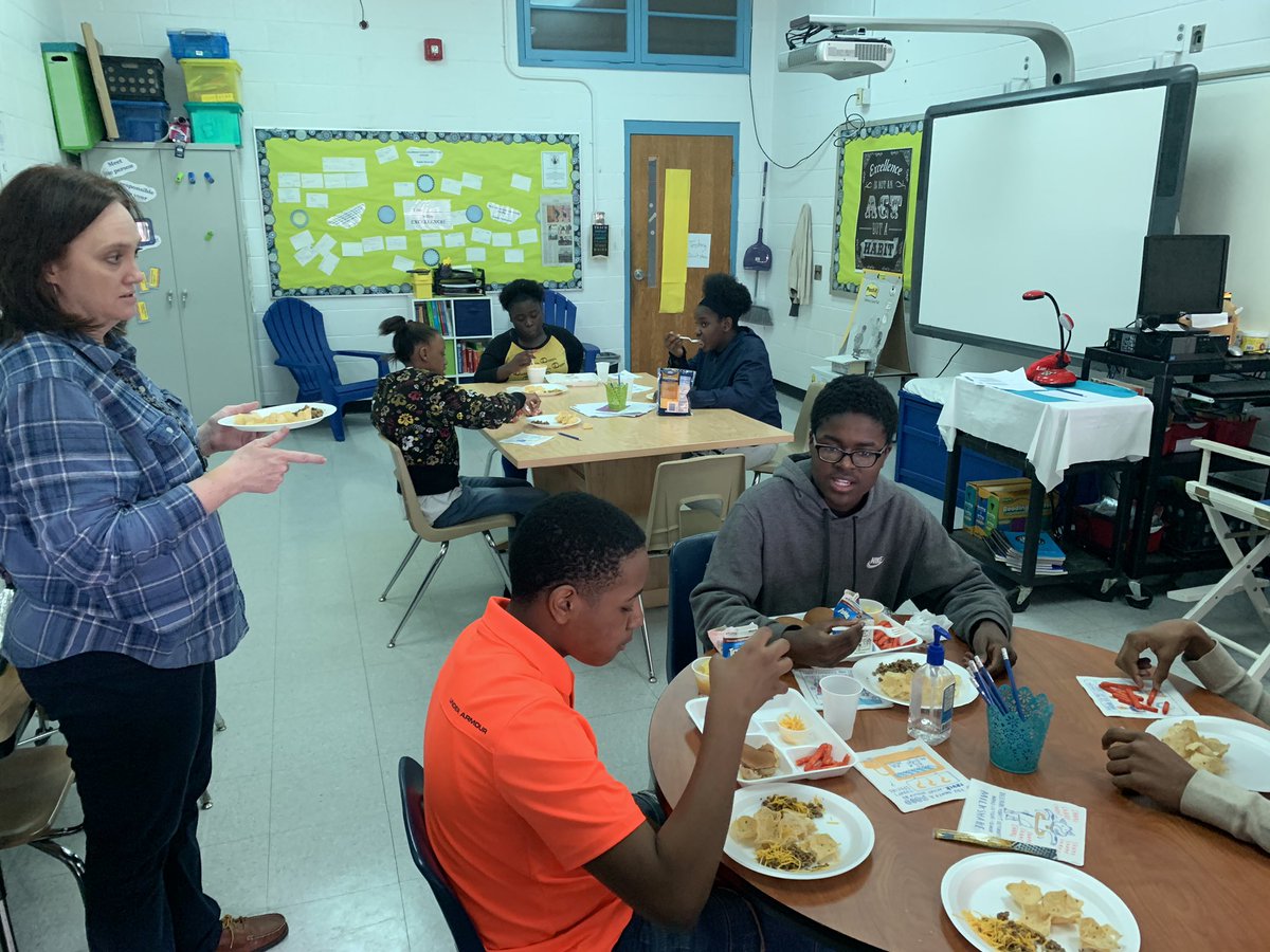 DillardMiddle's tweet image. Mrs. Clark introduces Bison and Elk to her students #lunchandlearn