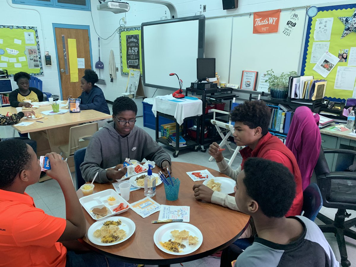 DillardMiddle's tweet image. Mrs. Clark introduces Bison and Elk to her students #lunchandlearn