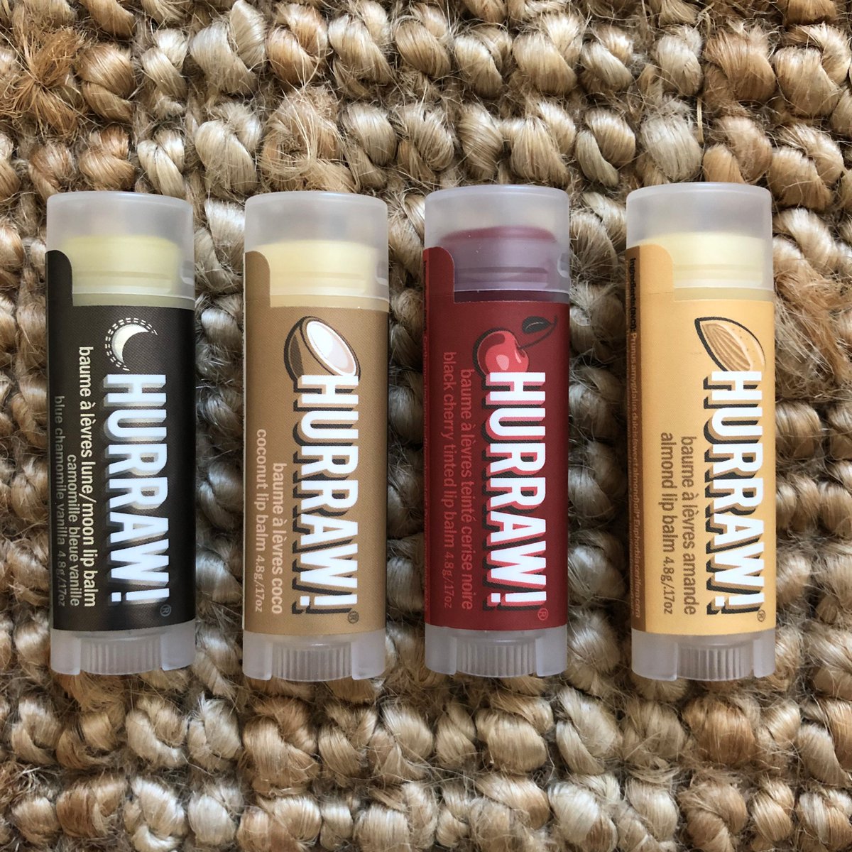 univeda's tweet photo. !!! Nouveauté !!!
Nous accueillons une nouvelle marque chez Univeda. Bienvenue à HURRAW !
Ces baumes à lèvres sans cire d'abeille sont végans, 100% naturels et ultra gourmands ! 😍
#naturel #hurraw #univeda #baumealevres #bio #vegan https://t.co/8ZHoHeIA8G