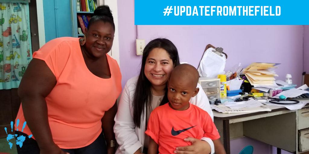 globalhealing's tweet image. #UpdateFromTheField We’re at the Roatán Volunteer Pediatric Clinic (RVPC) and seeing patients! Here’s Dr. Karla Cerritos during an office visit with one those amazing kids and his equally amazing mother.