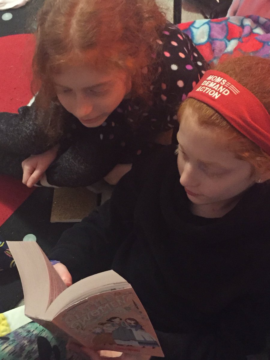 Hopettes's tweet image. What’s better than reading a good book, reading a good book with your sister! #KWBReadAThon19 #KWBPride
