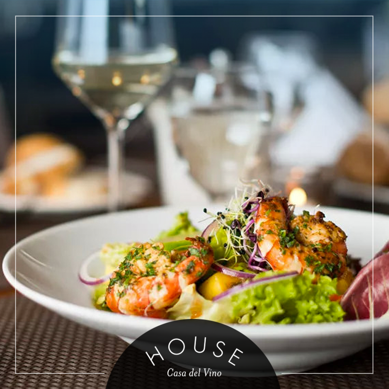 La mejor gastronomía del Valle de Casablanca, la encuentras en House Casa del Vino. Ven a disfrutar junto a tu familia en Ruta 68, km. 61, Casablanca - Chile