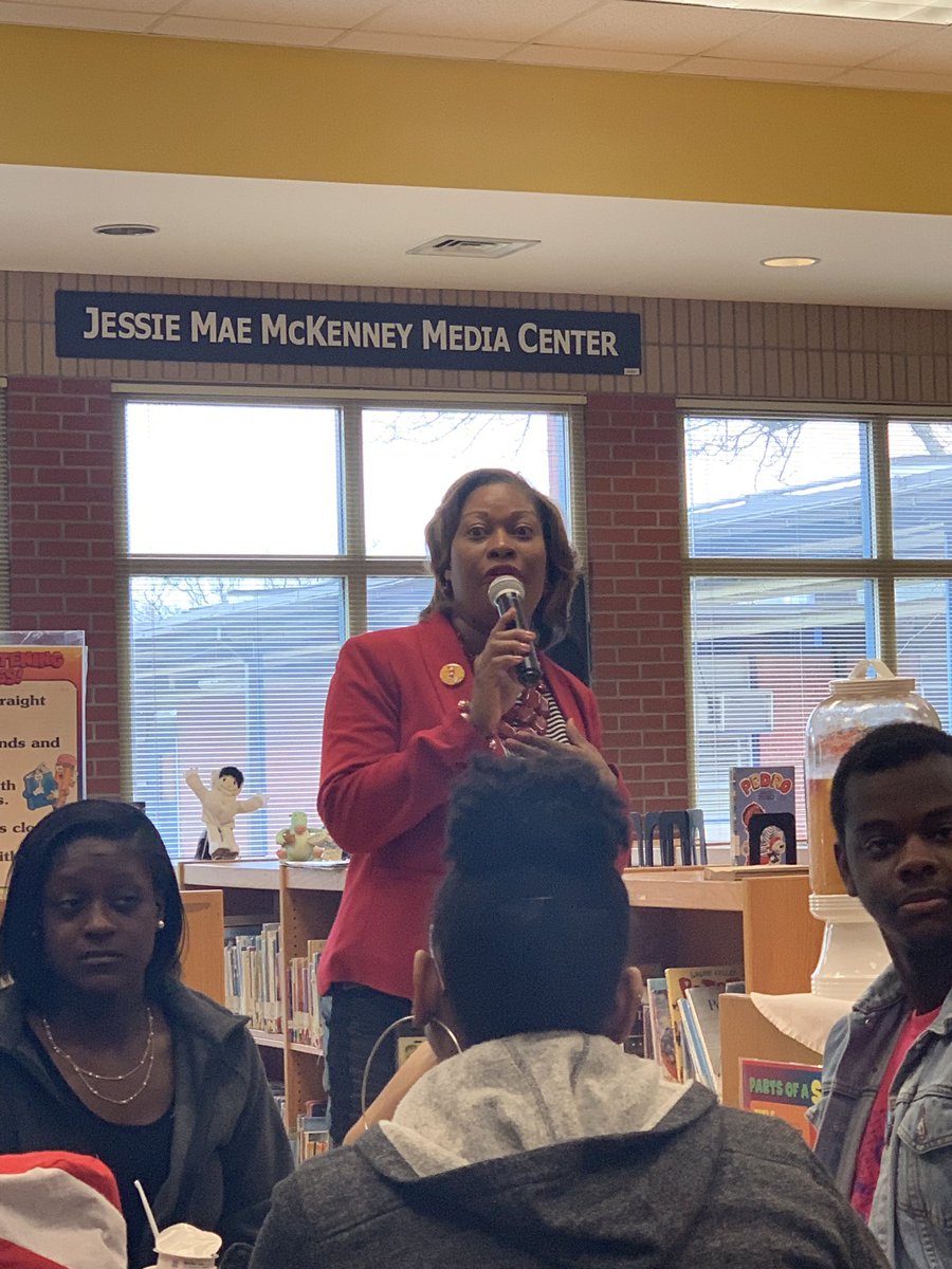 Thank you Dr. Backman for hosting the annual #ReadAcrossAmerica Day @westarea_school in @CumberlandCoSch