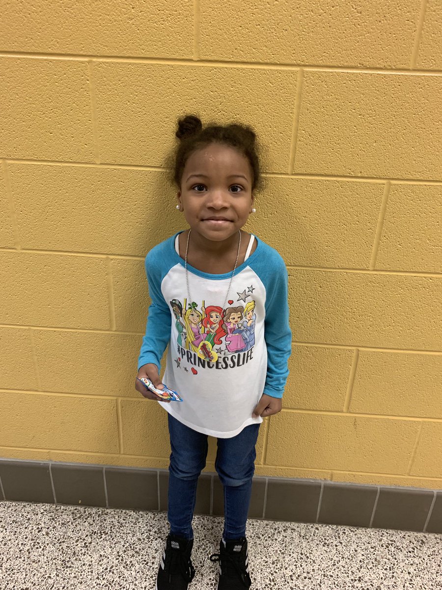 MrsTruesCrew's tweet photo. Congratulations to this weeks brag tag winners!!! These students exhibit “working hard everyday!” Congratulations!!!! @DiggsLatham https://t.co/wSAUCPoChj
