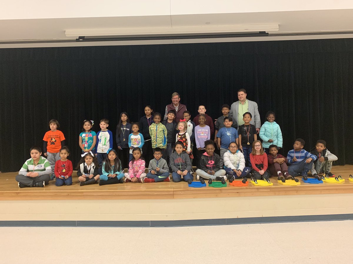 MrsTruesCrew's tweet photo. Congratulations to this weeks brag tag winners!!! These students exhibit “working hard everyday!” Congratulations!!!! @DiggsLatham https://t.co/wSAUCPoChj