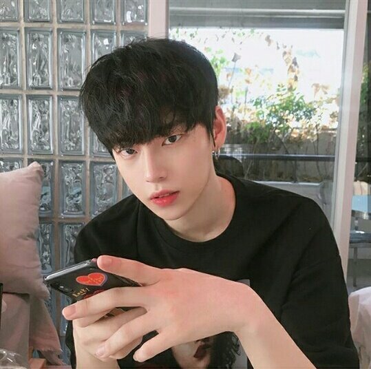 เบื่อแล้วตีป้อม ตีสภากันดีกว่า tweet media